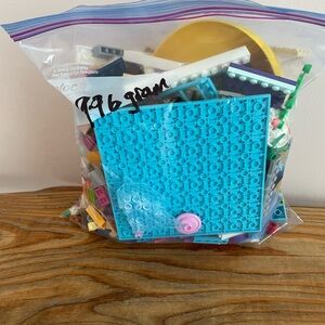 Mixed Lego lot of 2+ lbs